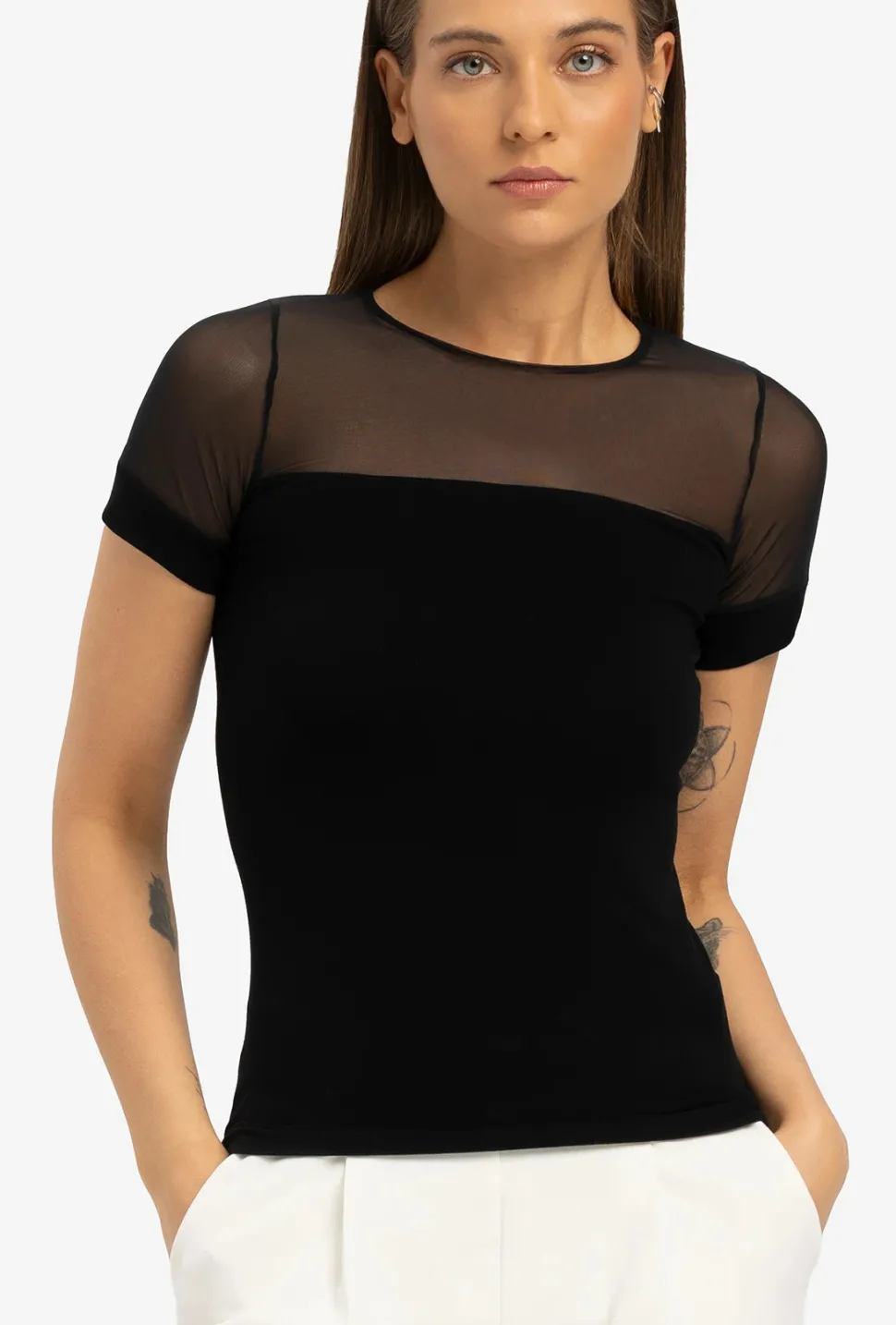 Czarna bluzka z krótkim rękawem Jane