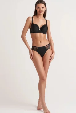 Delikatnie usztywniany biustonosz z haftem Marissa 01