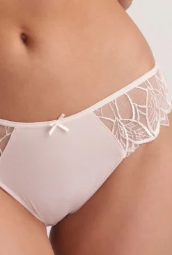 Majtki bikini z koronkowymi wstawkami Marissa 01